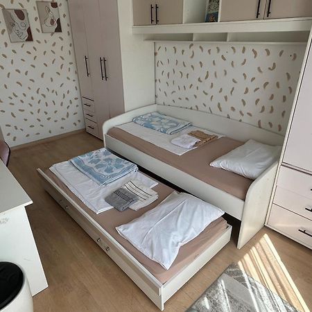 Ana'S 2 Bedrooms Lovely Flat Подгорица Екстериор снимка