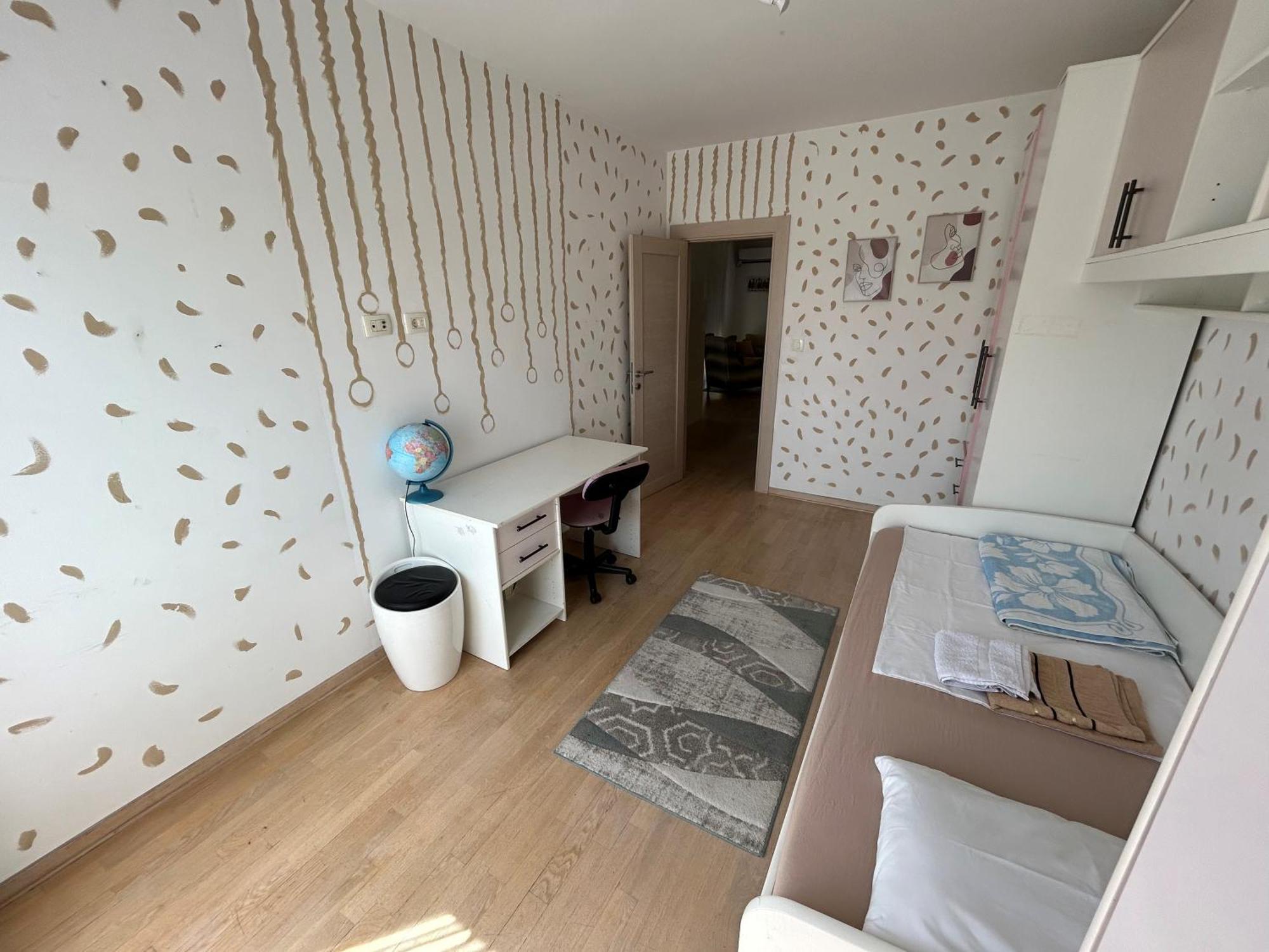Ana'S 2 Bedrooms Lovely Flat Подгорица Екстериор снимка
