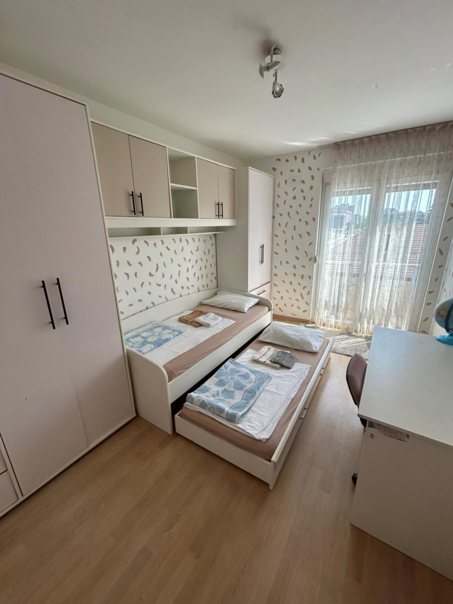 Ana'S 2 Bedrooms Lovely Flat Подгорица Екстериор снимка